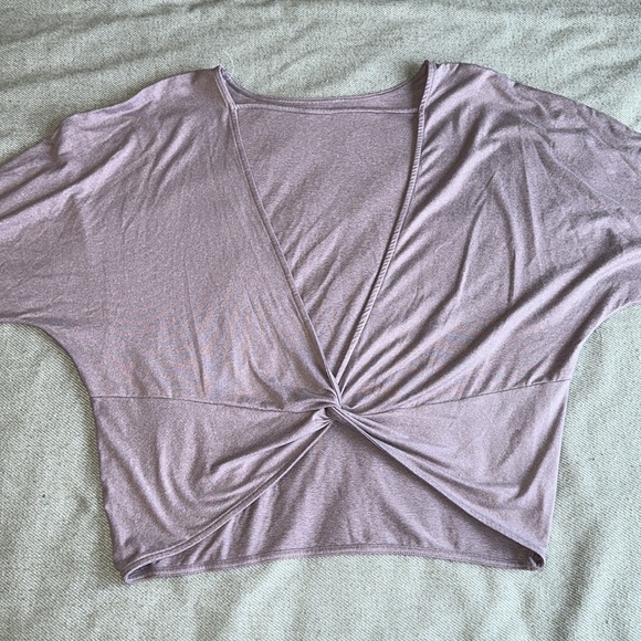 NWOT  RW&CO Long Sleeve w/ Open Back - Picture 3 of 5